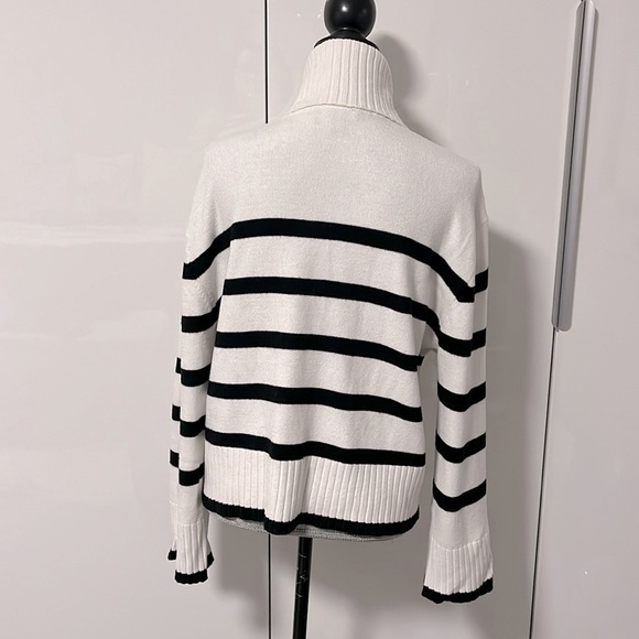 Striped Turtleneck Sweater Wide Arm, Size M - Picture 6 of 8